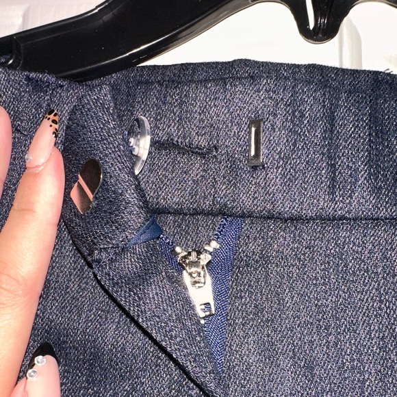 Mid Rise Flared Pant with Pockets - Picture 6 of 7